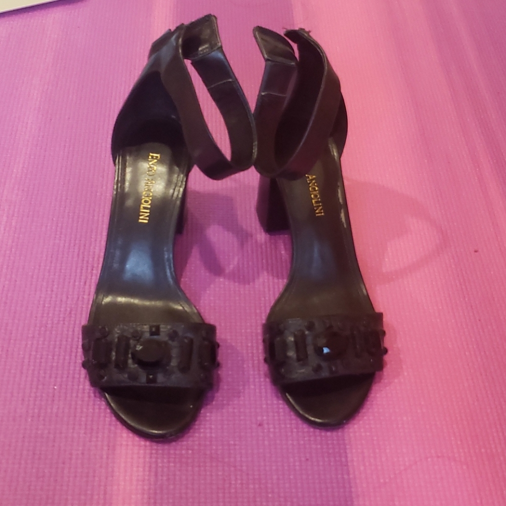 Short wedged heels